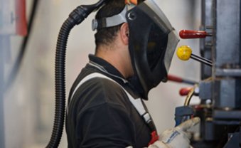 Schaffner bei der Arbeit, Zukunftsvision für 2039. Foto: Joachim E. Röttgers  Schaffner bei der Arbeit, Zukunftsvision für 2039. Foto: Joachim E. Röttgers