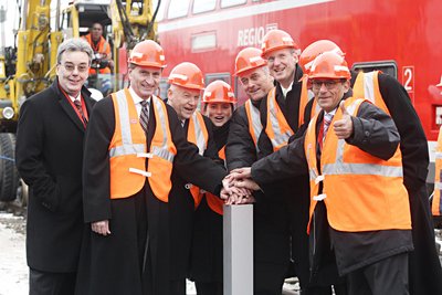 Auf die Plätze fertig, nicht los: Vier Jahre nach Baustart ist keinem mehr zu Feiern zumute. Foto: DB