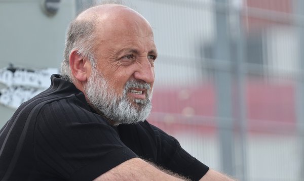 Emir Cerkez, Präsident der SGV Freiberg, hat seine Fühler ausgestreckt. Foto: Hansjürgen Britsch, picture alliance/Pressefoto Baumann