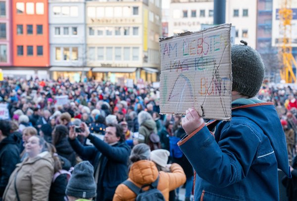 Klare Botschaft gegen einen verschärften Migrationskurs. Klare Botschaft gegen einen verschärften Migrationskurs.