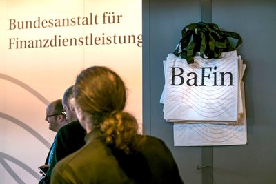 Im Verein die Bafin zum Jagen tragen.