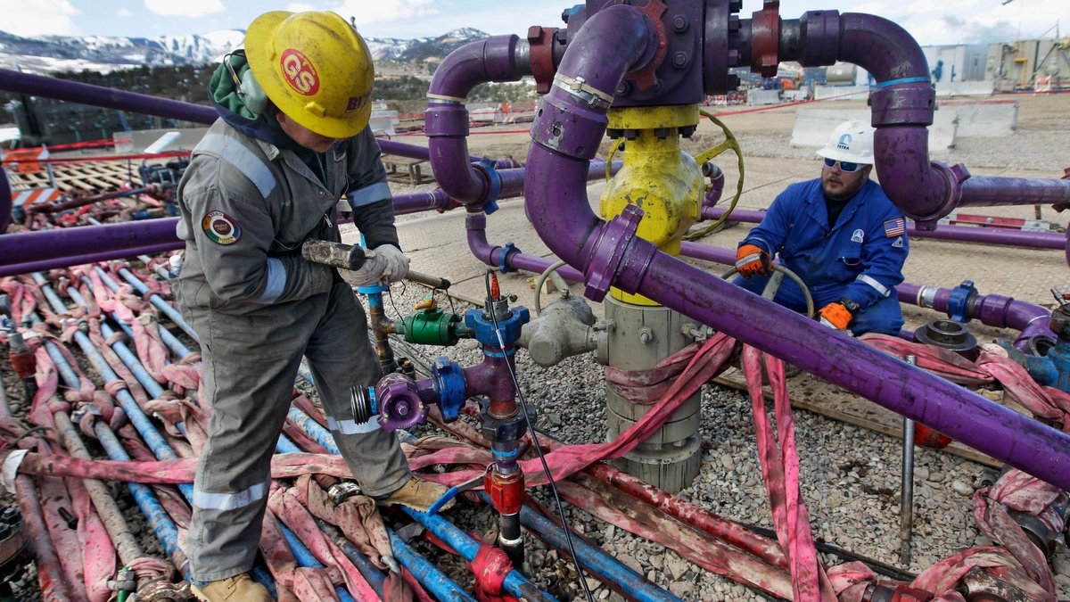 Fracking-Anlage in Colorado, USA, 2016. Foto: Brennan Linsley, picture alliance/AP Photo