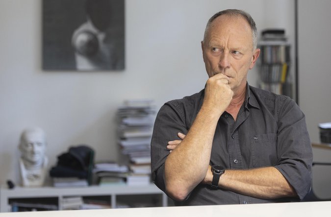 Übersetzer von Ost nach West: Hasko Weber, Intendant des Nationaltheaters in Weimar. Übersetzer von Ost nach West: Hasko Weber, Intendant des Nationaltheaters in Weimar.