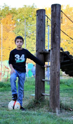 Neue Sprache, neue Welt: der neunjährige Issa Diab. Foto: Steve Przybilla