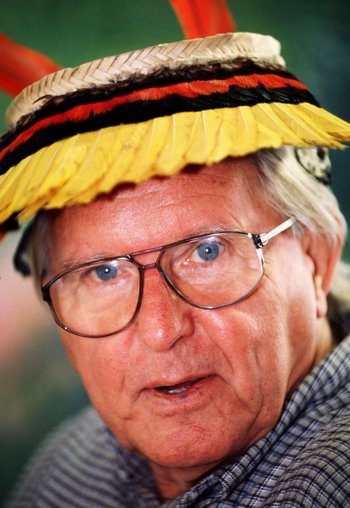 Der Häuptling der Ka'apor: Willi Hoss 2001. Der Häuptling der Ka'apor: Willi Hoss 2001.