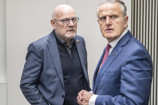 Verkehrsminister Winfried Hermann (links, grün) und OB Frank Nopper (rechts, CDU) nach der Sitzung des S-21-Lenkungskreises am 1.12.2023. Foto: Jens Volle