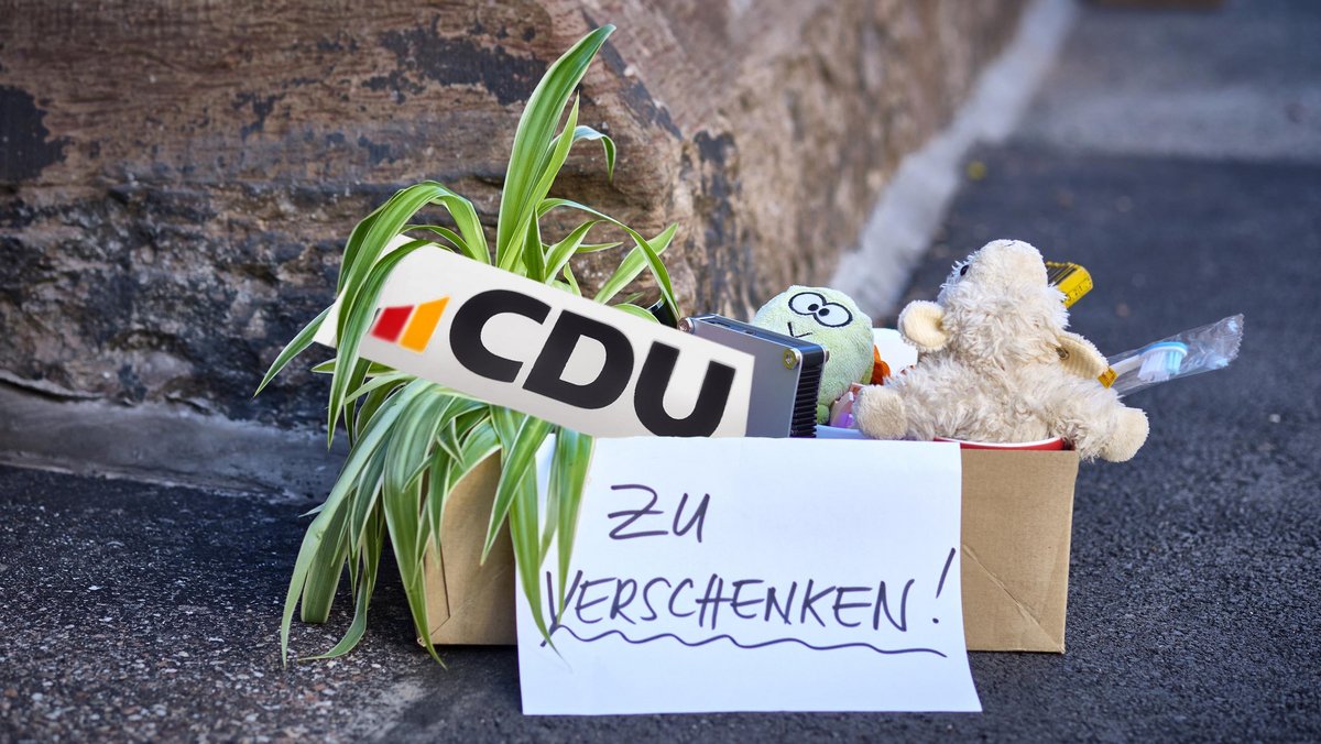 Erbarmt sich jemand? Foto und Montage: Joachim E. Röttgers