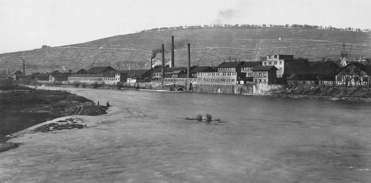 Die Maschinenfabrik Esslingen, 1906. Was dort hergestellt wurde, zeigt die Klickstrecke. Foto: Autor unbekannt - aus Bernd Beck: Schwäbische Eisenbahn. Bilder von der Königlich Württembergischen Staatseisenbahn. ISBN 3-921580-78-1, Seite 97, Gemeinfrei, https://commons.wikimedia.org/w/index.php?curid=13270094
