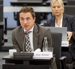 "Was lag in der Waagschale?", fragt der SPD-Agbeordnete Sascha Binder.