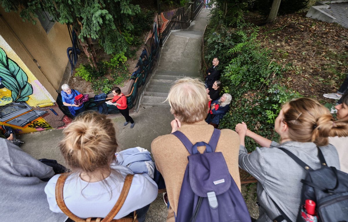 Ein Gedicht auf der Falkertstaffel. Ein Gedicht auf der Falkertstaffel.