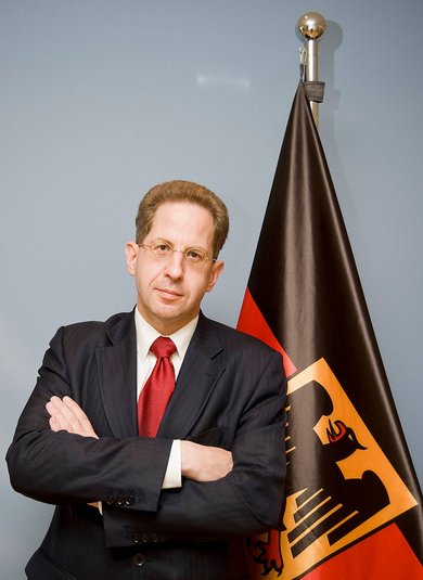 Hans-Georg Maaßen 2012. Foto: BMI/Sandy Thieme, <a href="https://creativecommons.org/licenses/by-sa/3.0/de/deed.en" title="Creative Commons Attribution-Share Alike 3.0 de">CC BY-SA 3.0 de</a>, <a href="https://commons.wikimedia.org/w/index.php?curid=20328784">Link</a>