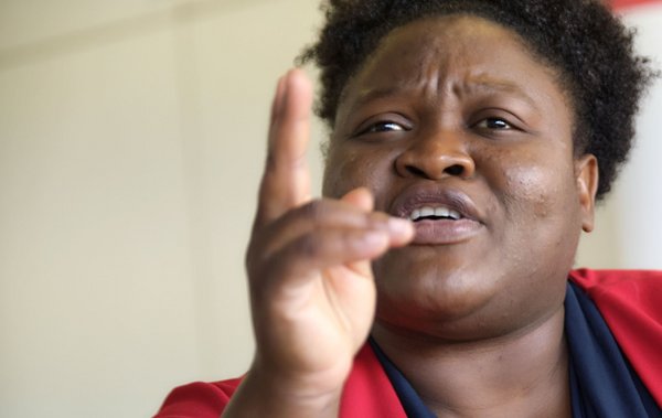 Als Studentin diskriminiert, heute an derselben Hochschule selbst Dozentin. Als Studentin diskriminiert, heute an derselben Hochschule selbst Dozentin.