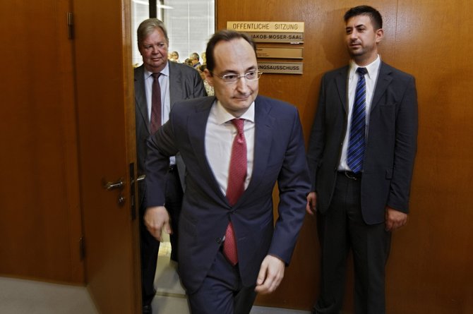 Dirk Notheis (Mitte) 2013 vor dem Untersuchungsausschuss. Foto: Joachim E. Röttgers