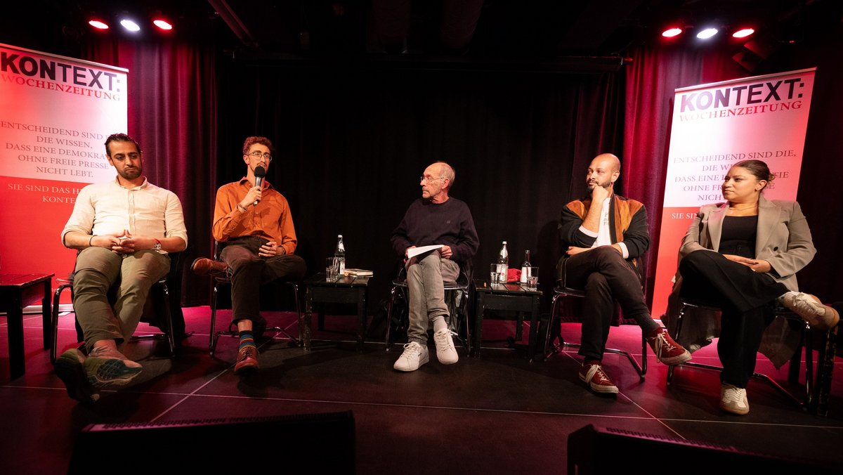 Diskutieren über den Gaza-Krieg: Ahmad Al Saadi, Shai Ottolenghi, Moderator Stefan Siller, Oron Haim, Rachaa Chahade (v.l.). Fotos: Julian Rettig