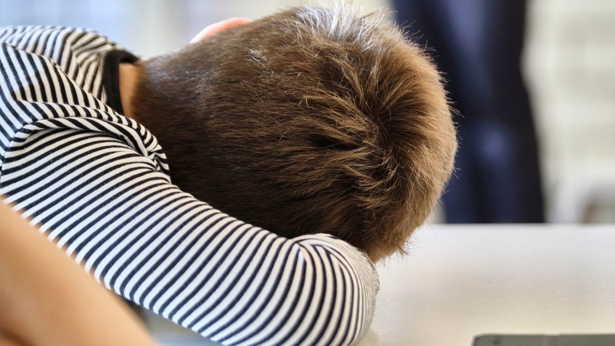 Von einer guten Bildungspolitik können die Schüler:innen nur träumen. Foto: Joachim E. Röttgers