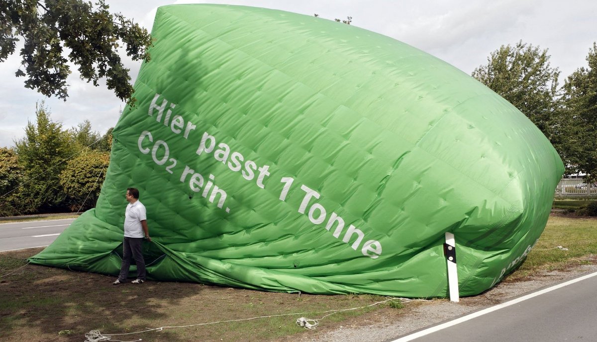 Na das ist doch mal was Handfestes. Anders beim Baerbock-Bashing: viel heiße Luft. Foto: Joachim E. Röttgers