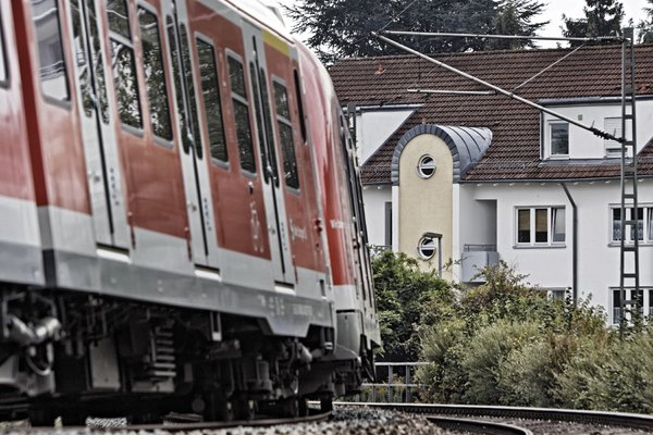 Hier sollen in Zukunft nun doch nicht die Gäubahnzüge fahren: S-Bahnstrecke auf den Fildern.