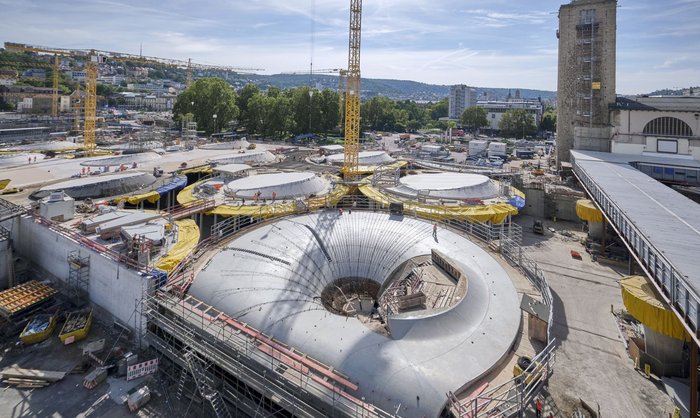 Dort versenkt die DB "die ohnehin knappen Ressourcen bei der Planung und Bauausführung" – das Milliardenloch S 21 und seine Löcher.