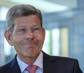 Bernhard Mattes, Kopf der deutschen Autoindustrie, redet das SUV-Problem schön. Bernhard Mattes, Kopf der deutschen Autoindustrie, redet das SUV-Problem schön.