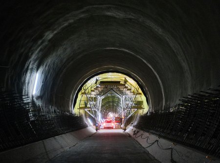 Kann man nicht genug von kriegen: Tunnel. Kann man nicht genug von kriegen: Tunnel.