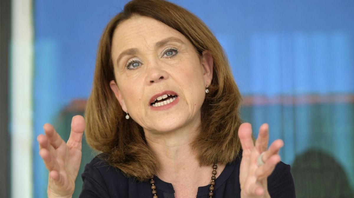 Viele Kreative sind in der Corona-Krise in eine prekäre Situation geraten – "aber die Landesregierung hat sofort gehandelt", sagt Kultur-Staatssekretärin Petra Olschowski. Fotos: Joachim E. Röttgers Viele Kreative sind in der Corona-Krise in eine prekäre Situation geraten – "aber die Landesregierung hat sofort gehandelt", sagt Kultur-Staatssekretärin Petra Olschowski. Fotos: Joachim E. Röttgers