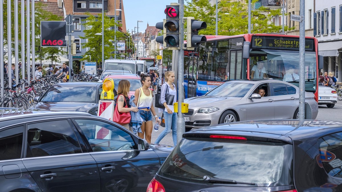 Das sähe mit Elektromotoren immer noch übel aus. Für Stephan Krull ist das Auto ein Anachronismus. Foto: Joachim E. Röttgers