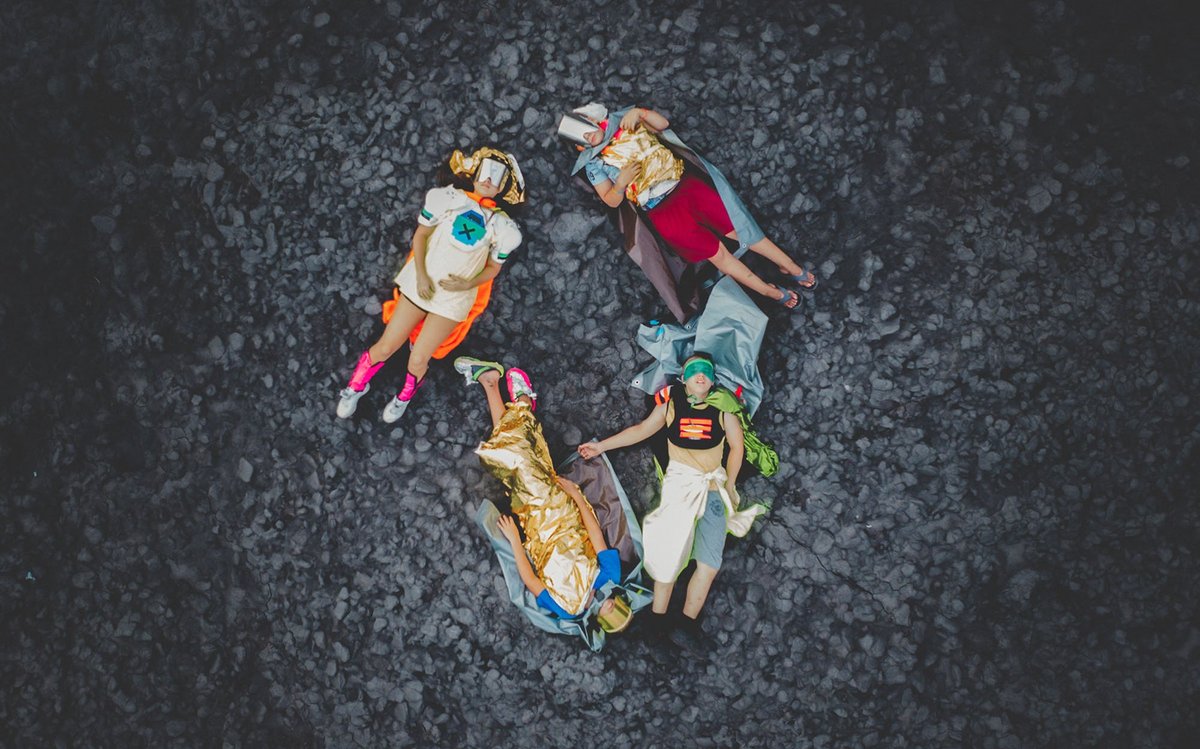 Für Heldinnen und Helden ist es wichtig, dass es glitzert und glänzt.   Für Heldinnen und Helden ist es wichtig, dass es glitzert und glänzt.