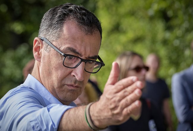 Ziel vor Augen: Bundeslandwirtschaftsminister Cem Özdemir. Foto: Joachim E. Röttgers Ziel vor Augen: Bundeslandwirtschaftsminister Cem Özdemir. Foto: Joachim E. Röttgers