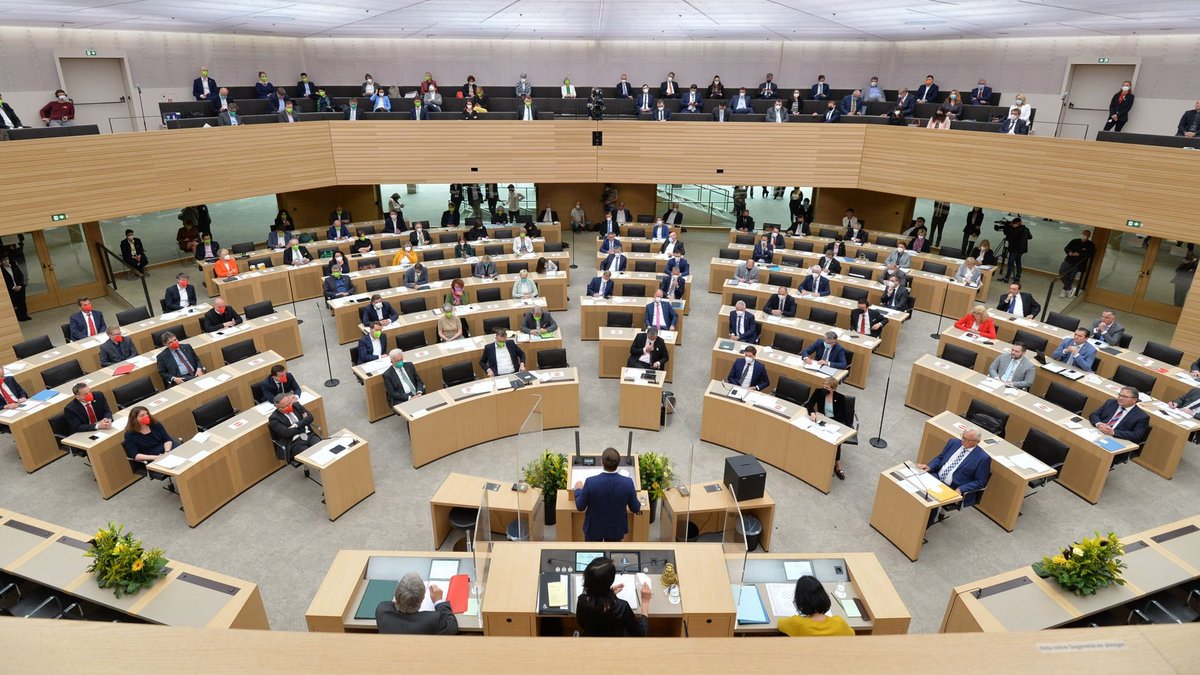 Rechts außen die AfD-Fraktion. Foto: Landtag BW/Andreas Kaier 