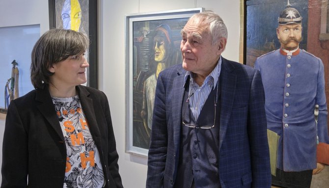 Imke und Freerk Valentien vor Werken von Horst Antes, Volker Böhringer und Franz Lenk. Imke und Freerk Valentien vor Werken von Horst Antes, Volker Böhringer und Franz Lenk.