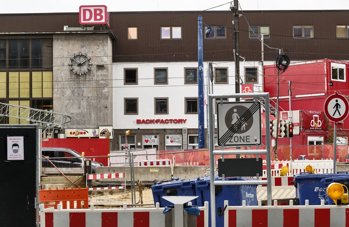 Chaos am Bahnhofsvorplatz. 