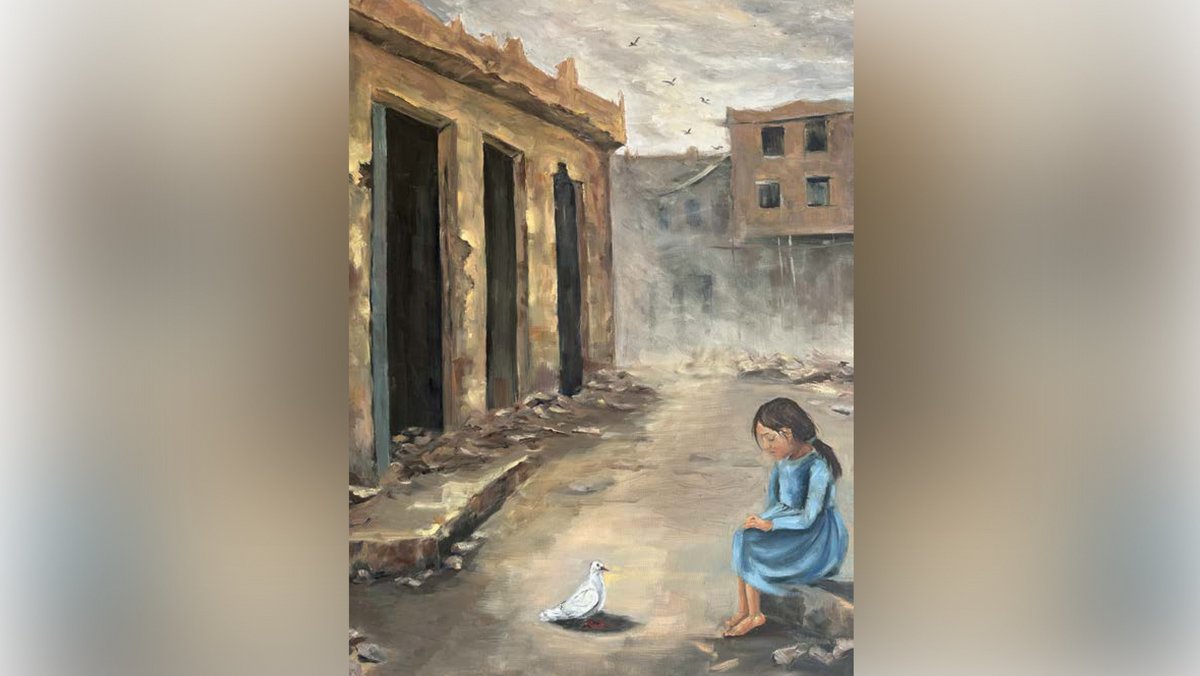 "Das Bild drückt das Bedauern eines Mädchens über den Mangel an Sicherheit und Freiheit aus. Es sind verfallene Gebäude zu sehen und der letzte Raum ist verblasst und staubig, was Zerstörung, Traurigkeit und Verzweiflung zeigt und an den Krieg erinnert."