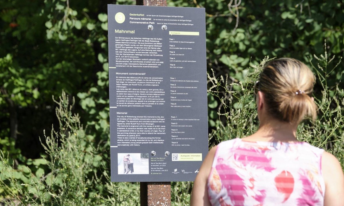 Eine Tafel liefert erste Informationen, per Audioguide erfährt man mehr.