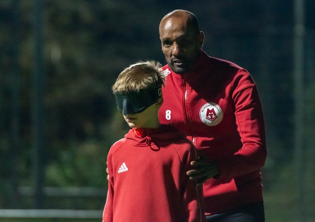 Michel mit Teamkapitän Mulgheta Russom.