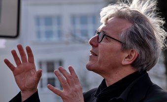 "Wir schließen uns nicht ein"