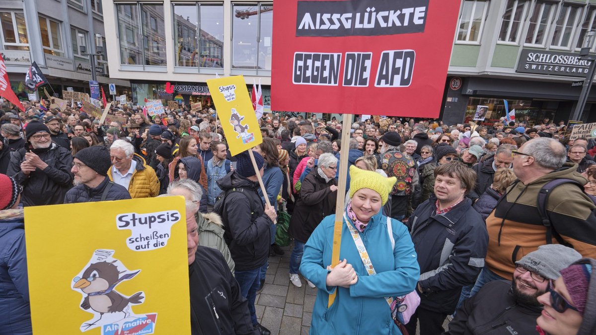 Auch die Missglückten: gegen die AfD. 24.2.2024 in Stuttgart.