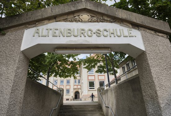 1914 auf Überresten eines Römerkastells erbaut, steht die Schule in Bad Cannstatt heute unter Denkmalschutz.