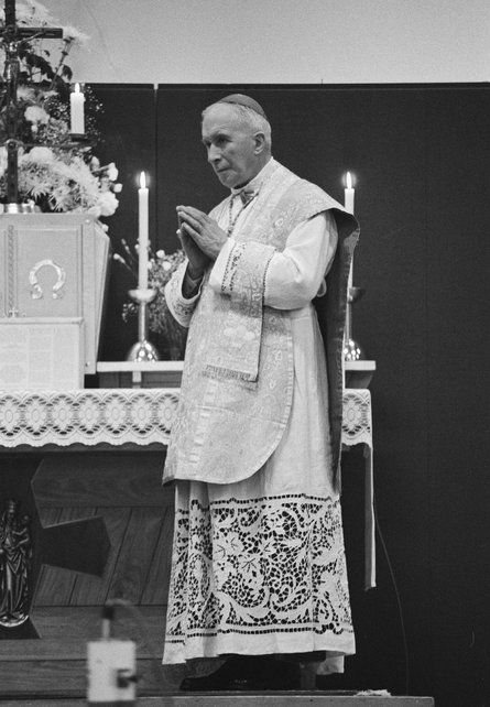 Erzbischof Marcel Lefebvre, Gründer der Piusbruderschaft. Foto: Antonisse, Marcel/Anefo, Dutch National Archives, The Hague, Fotocollectie Algemeen Nederlands Persbureau (ANEFO), 1945-1989, Nummer toegang 2.24.01.05 Bestanddeelnr. 934-7220, CC BY-SA 3.0