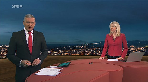 Alles neu im Studio, bis auf Dieter Fritz und Co-Moderatorin Tatjana Geßler. Screenshot SWR