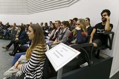 Viele weitere Gelegenheiten wird es geben, Sitzung um Sitzung zu verfolgen.