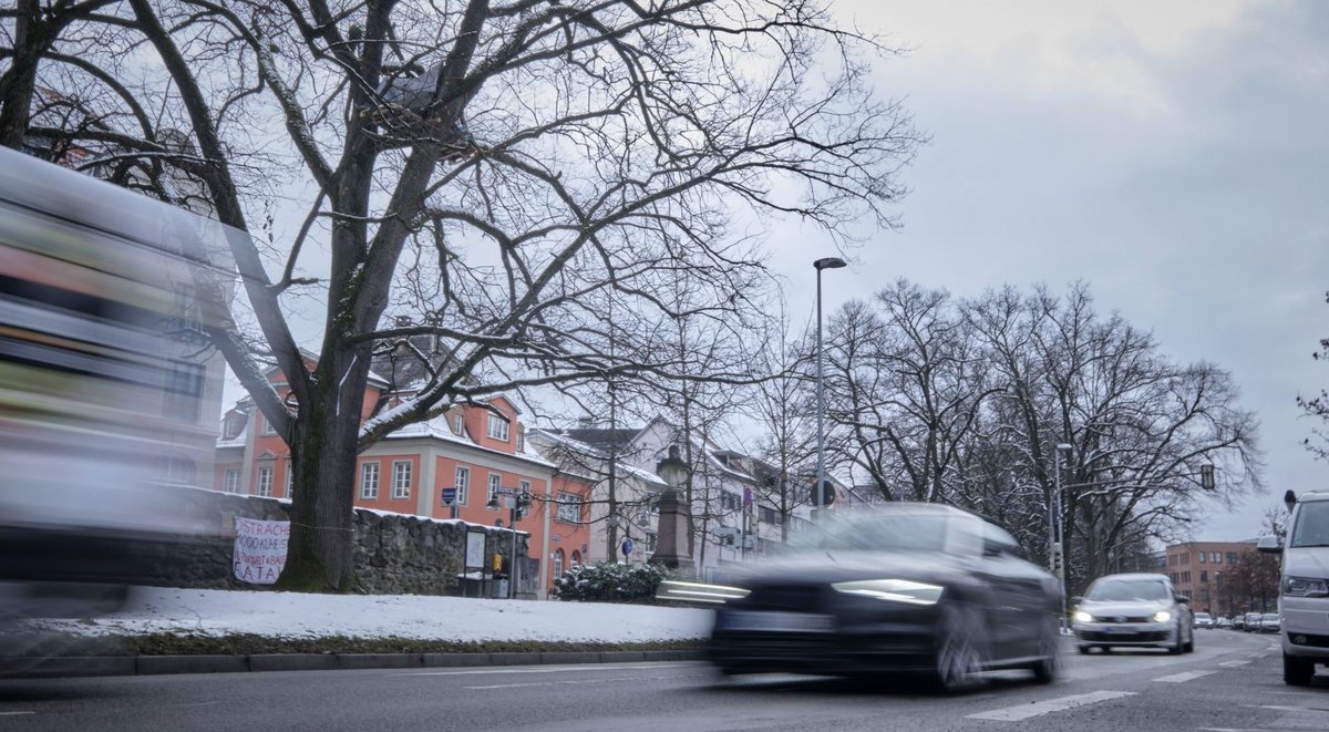 Ein Glück, dass die Bluteiche bannerlos ist – so wird der Verkehr nicht gestört.