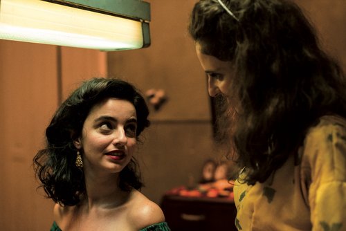 Die quirlige Guida will den Mann, den sie liebt, Eurídice träumt von einer Karriere als Pianistin. Die quirlige Guida will den Mann, den sie liebt, Eurídice träumt von einer Karriere als Pianistin.