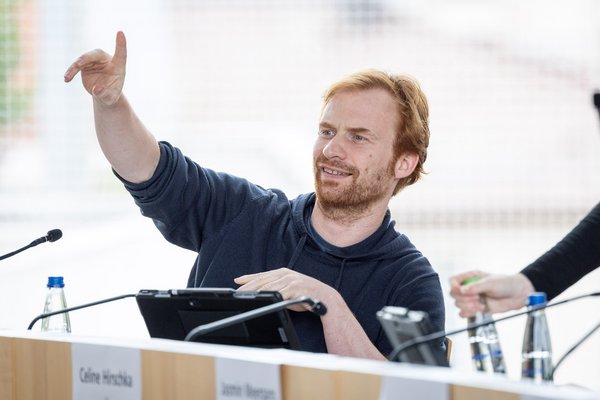 Zwischenmeldung von Hannes Rockenbauch, Linke SÖS Plus: Großprojekte streichen. Foto: Julian Rettig