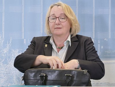 Theresia Bauer (Grüne) ist in die Defensive geraten.