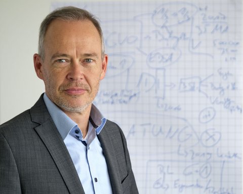 Mit Rot, Gelb, Grün den Impfstatus offenlegen? Keine gute Idee, meint Stefan Brink.