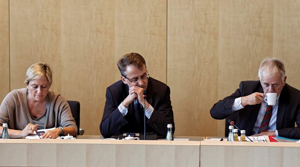 Finanzbürgermeister Michael Föll (Mitte), OB Fritz Kuhn und die damalige Kulturbürgermeisterin Susanne Eisenmmann im Oktober 2014.