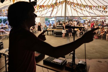 Wenn Putte tanzt, freut sich der Planet. Foto: Joachim E. Röttgers Wenn Putte tanzt, freut sich der Planet. Foto: Joachim E. Röttgers