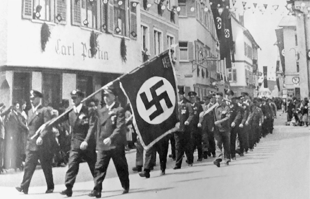 1933: Aufmarsch der NSDAP in Waldsee, wo der spätere Kriegsverbrecher Josef Bühler aufwuchs.
