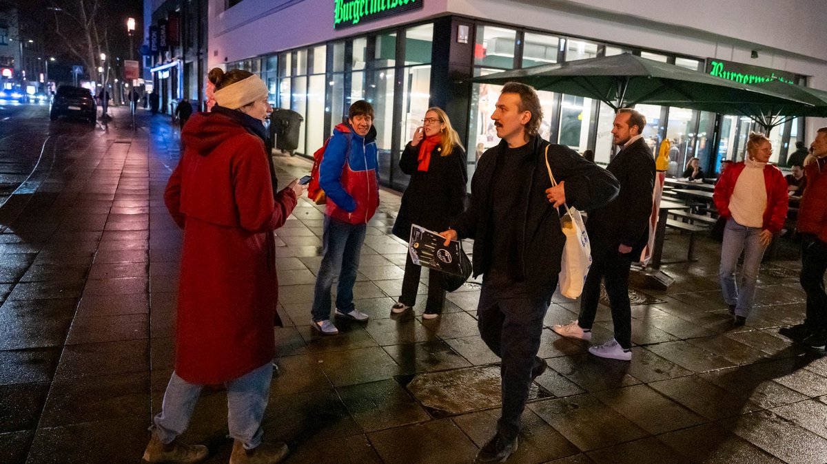 Aufgeben musste auch der Keller-Klub, heute gibt's dort Hamburger.