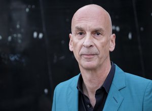 Angesichts der leisen Mehrheit sieht sich der laute Lösch "geradezu in der Pflicht, weiter gegen Stuttgart 21 zu kämpfen."  Angesichts der leisen Mehrheit sieht sich der laute Lösch "geradezu in der Pflicht, weiter gegen Stuttgart 21 zu kämpfen."